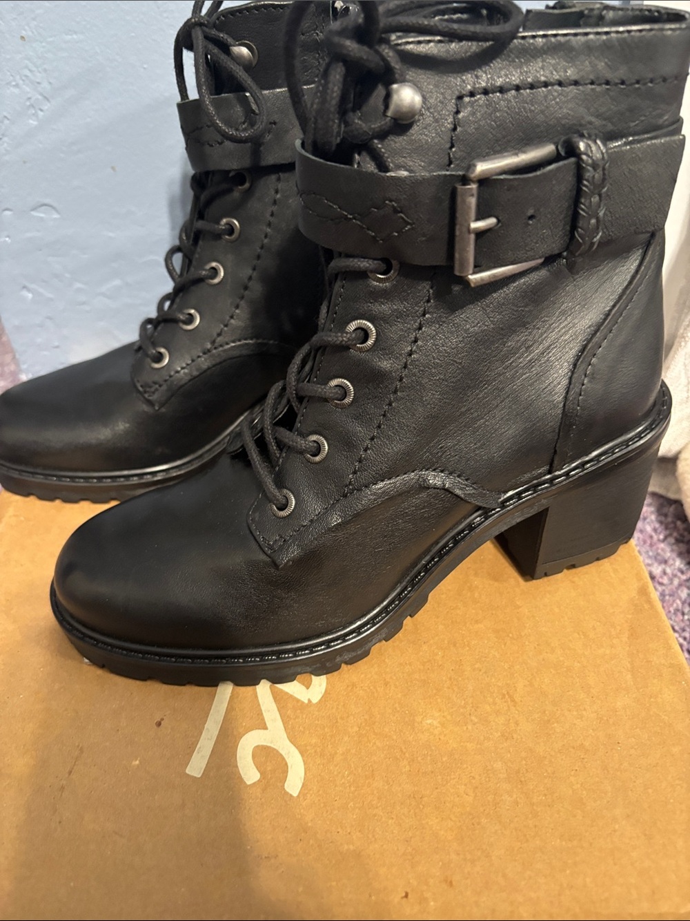 Women’s Zodiac Gemma Black Lace-Up Buckle Ankle Boots Size 6